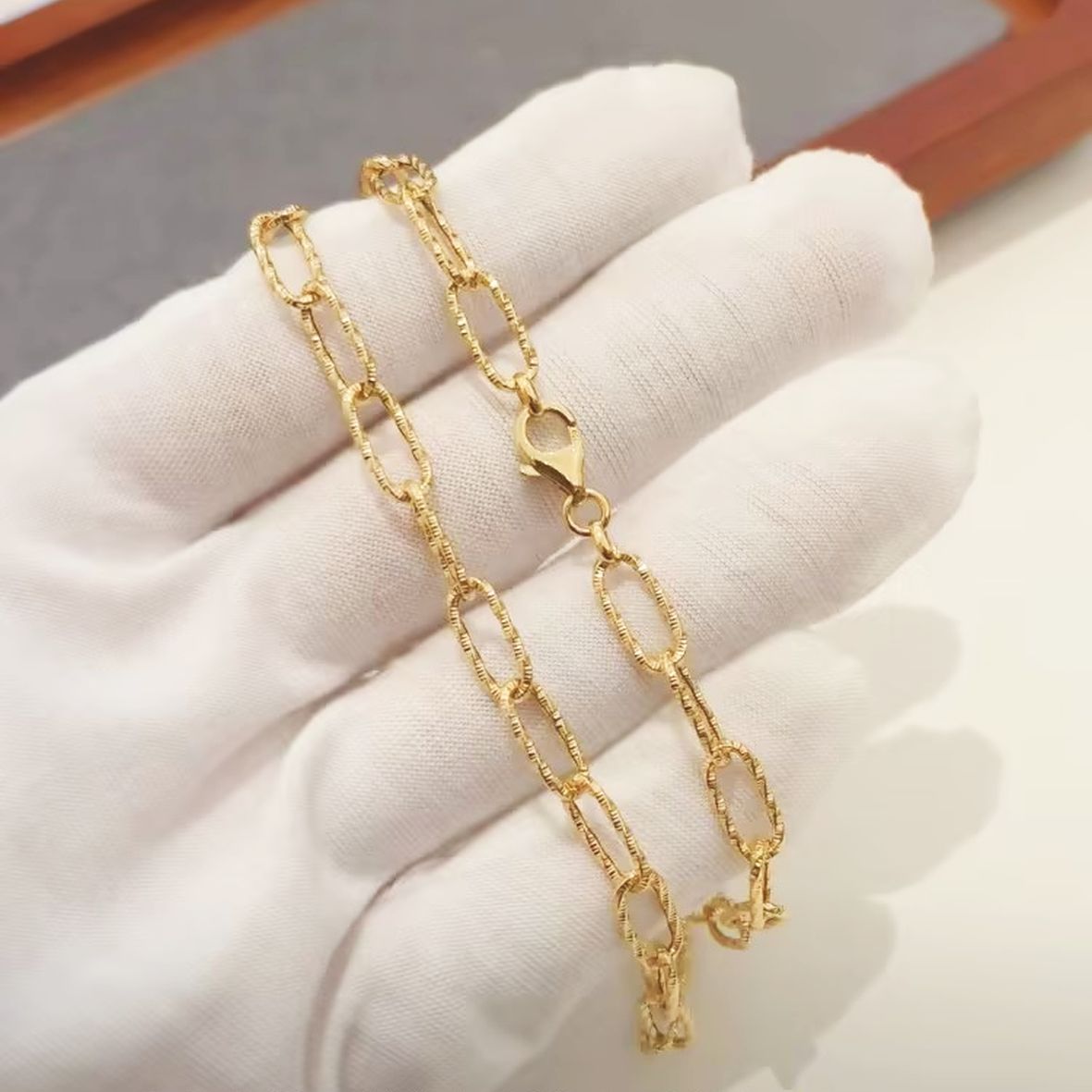 Textured Paperclip Bracelet - 18K Gold