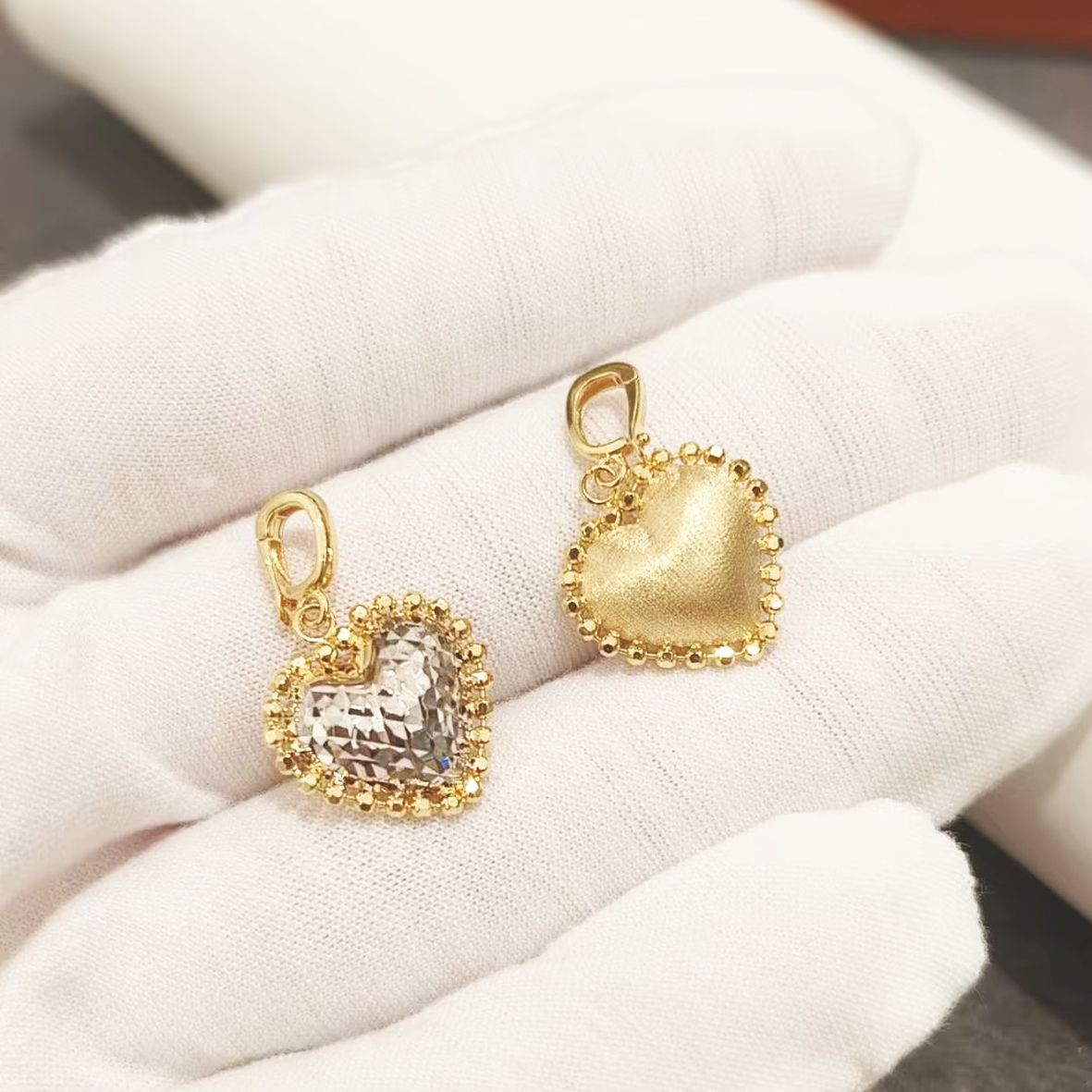 Faceted Heart Pendant with Bead - 18K Gold
