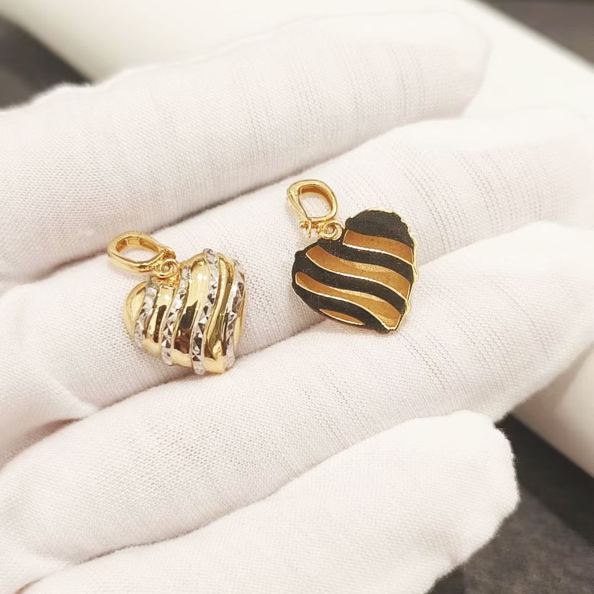 Ripple Heart Pendant - 18K Gold