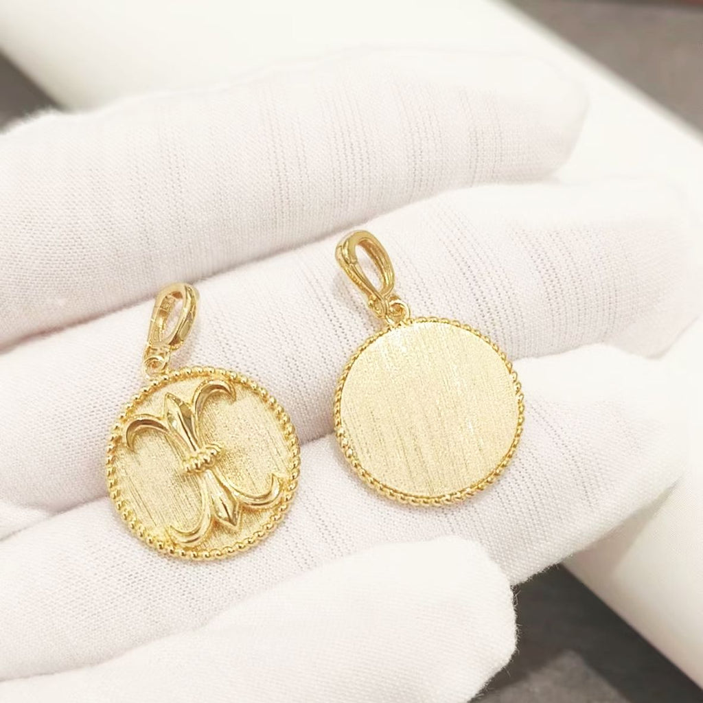 Disc Pendant - 18K Gold