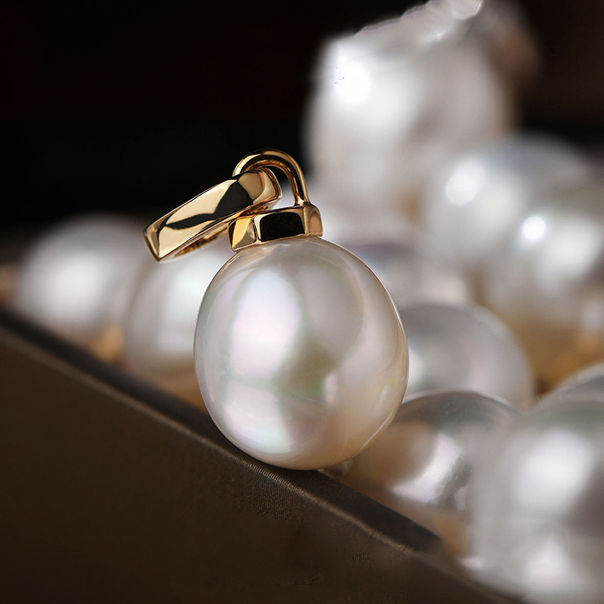 Pearl Pendant - 18K Gold